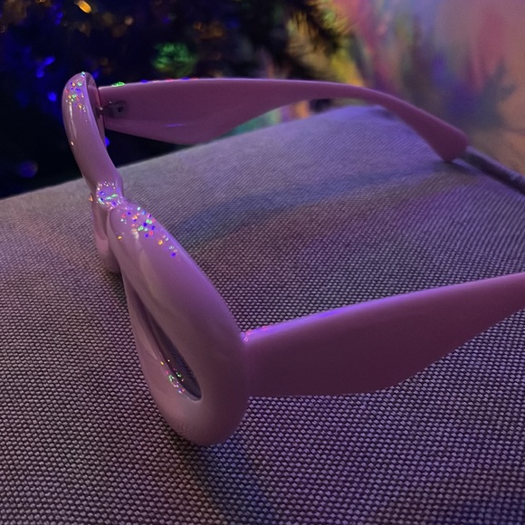 Women’s cat eye sunglasses. - Picture 2 of 3